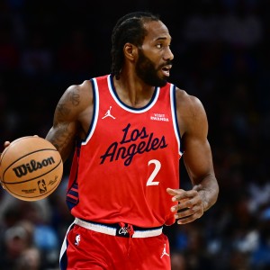 开云体育官网-球队强心剂！小卡复出时间限制26分钟 各种干拔砍下24分5板4助