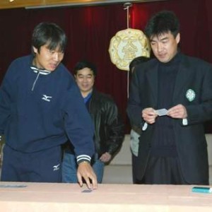 中超奇葩事：冠军躺赢亚军靠抽扑克 输球能进中超