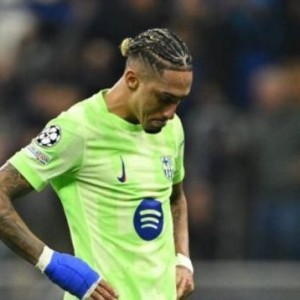 13球+8助 欧冠射手王+助攻王 拉菲尼亚平C罗纪录！