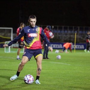 开云体育官网-斯坦丘或当罗马尼亚队长穿10号：随时准备接任核心