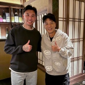 开云官方网-李克勤晒与张琳芃合影：上海工作+好友相聚，很开心