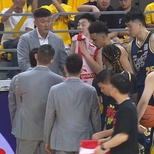 开云体育app下载-广东男篮击败北京，杜锋赛后阴阳对手，球员评分：张皓嘉9.8分！